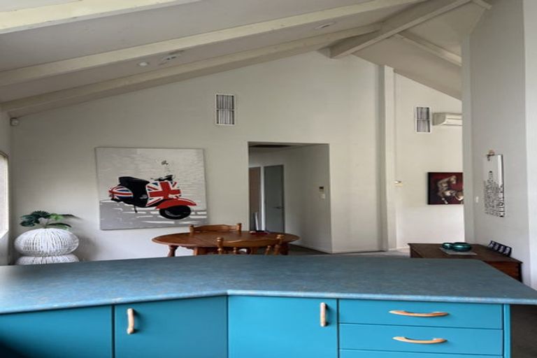 Photo of property in 90a Atkinson Road, Titirangi, Auckland, 0604
