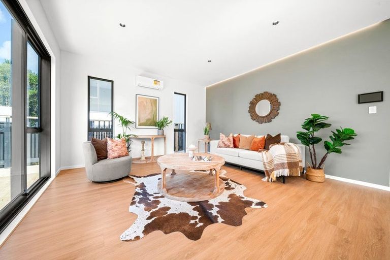 Photo of property in 34c Ian Sage Avenue, Torbay, Auckland, 0630