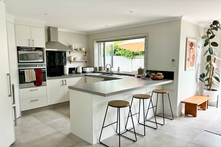 Photo of property in 8 Kahuparere Crescent, Pyes Pa, Tauranga, 3112