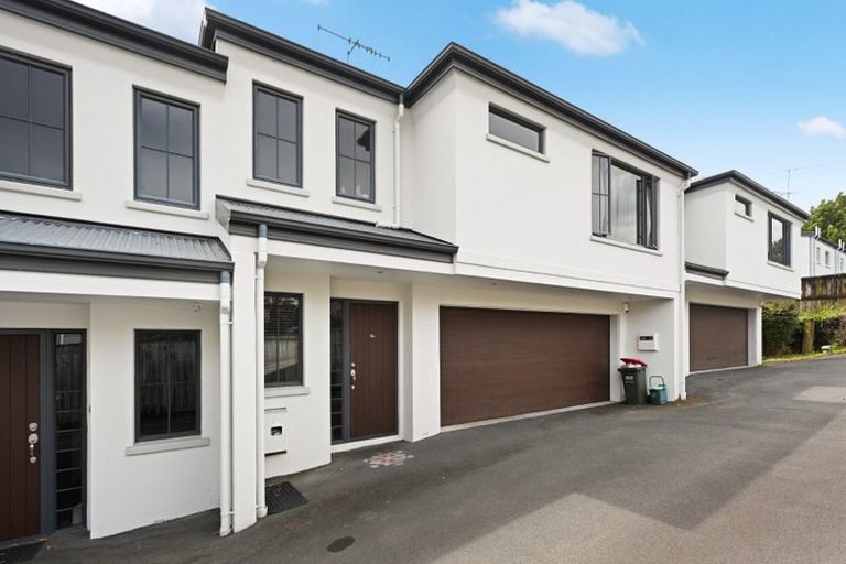 Photo of property in 2/5a Opoia Road, Hamilton East, Hamilton, 3216