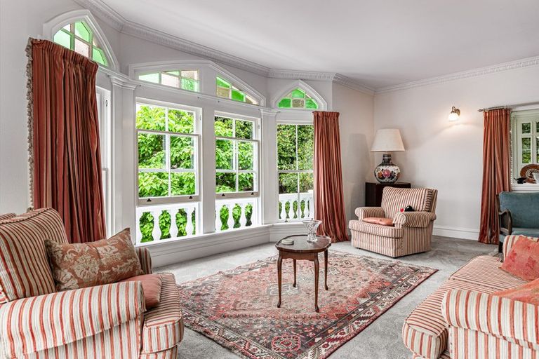 Photo of property in 26 Kiwi Esplanade, Mangere Bridge, Auckland, 2022