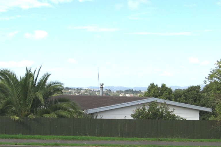 Photo of property in 55 Hobsonville Road, West Harbour, Auckland, 0618