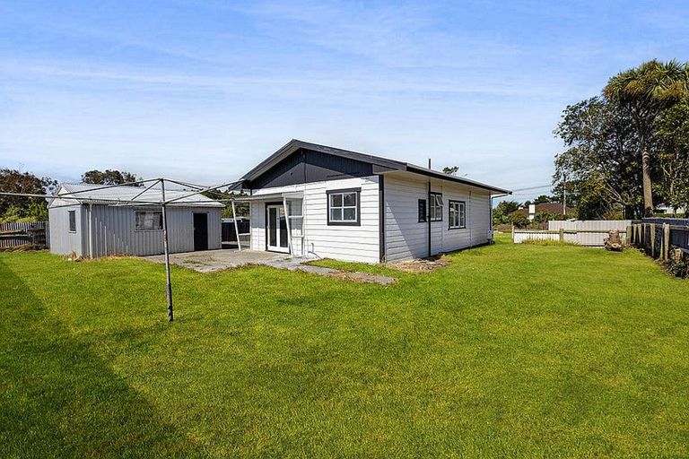 Photo of property in 35 Gladstone Street, Hawera, 4610