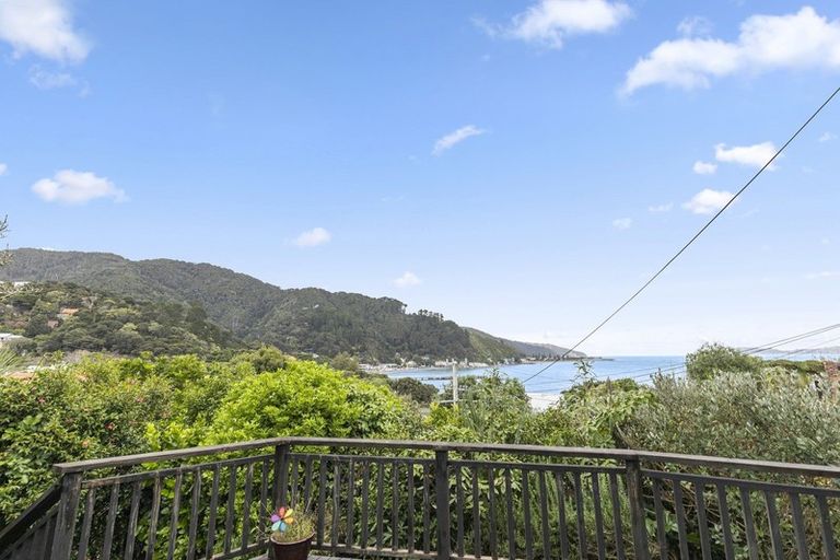 Photo of property in 15 Ferry Road, Days Bay, Lower Hutt, 5013