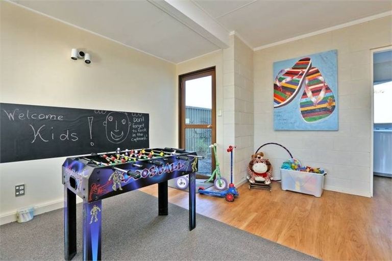 Photo of property in 22 Clifton Road, Haumoana, 4102