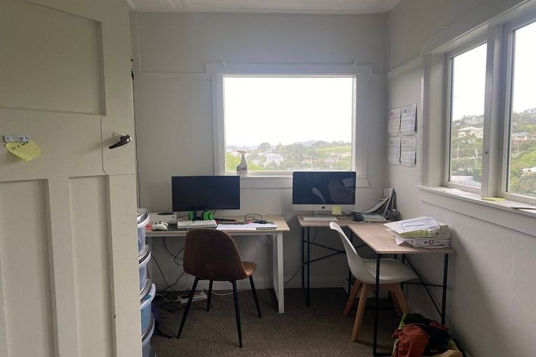 Photo of property in 6 Semeloff Terrace, Aro Valley, Wellington, 6021