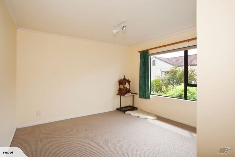 Photo of property in 2/92 Saint Lukes Road, Sandringham, Auckland, 1025