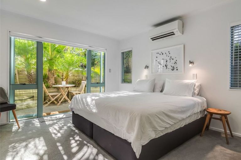 Photo of property in 1/39 Seaton Road, Murrays Bay, Auckland, 0630