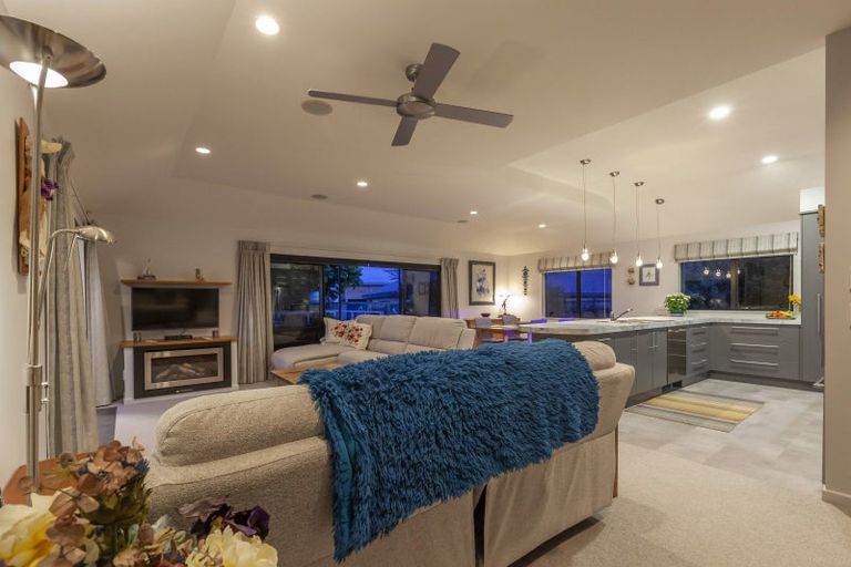 Photo of property in 4 Matuku Place, Paraparaumu Beach, Paraparaumu, 5032