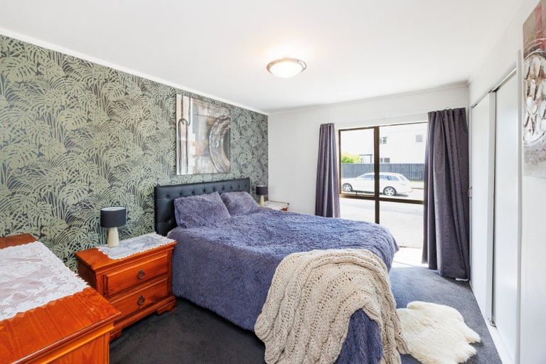 Photo of property in 9 Denver Place, Milson, Palmerston North, 4414