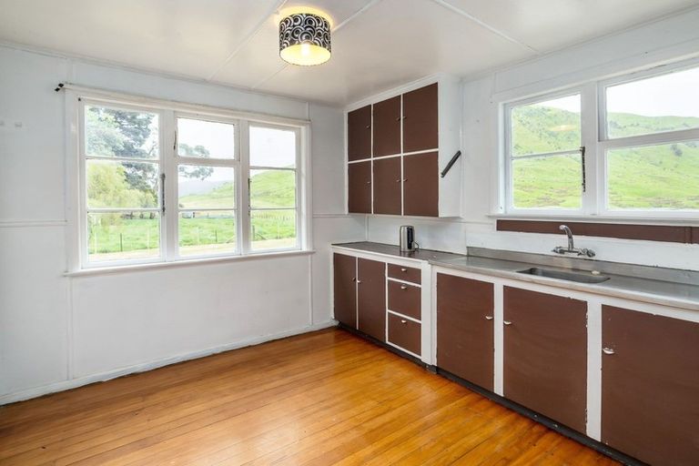 Photo of property in 943 Tora Road, Tora, Martinborough, 5782