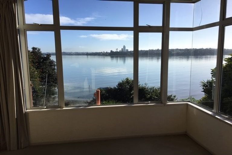 Photo of property in 2/33 Beresford Street, Bayswater, Auckland, 0622