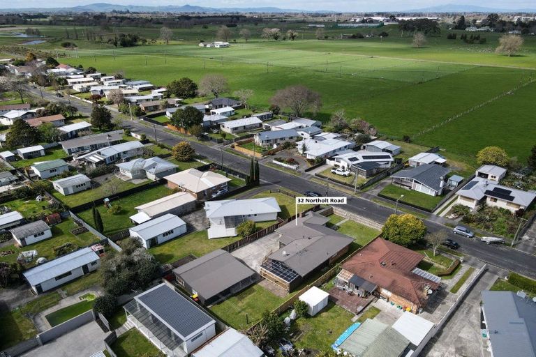Photo of property in 32 Northolt Road, Fairview Downs, Hamilton, 3214