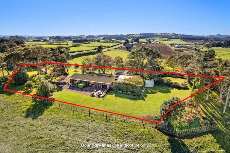 Photo of property in 39 Bright Road, Waiuku, 2682