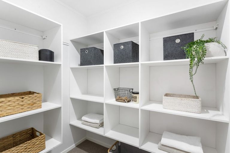 Photo of property in 38 Exmouth Road, Northcote, Auckland, 0627