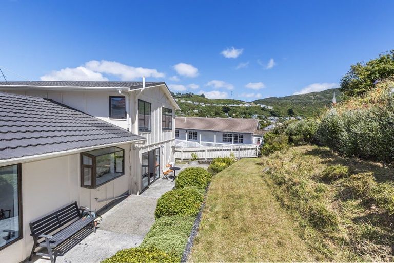 Photo of property in 11 Thatcher Crescent, Crofton Downs, Wellington, 6035