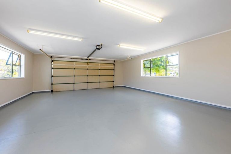 Photo of property in 2 Emyvalie Place, Dannemora, Auckland, 2016