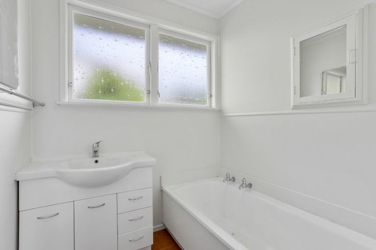 Photo of property in 17 Keegan Drive, Massey, Auckland, 0614
