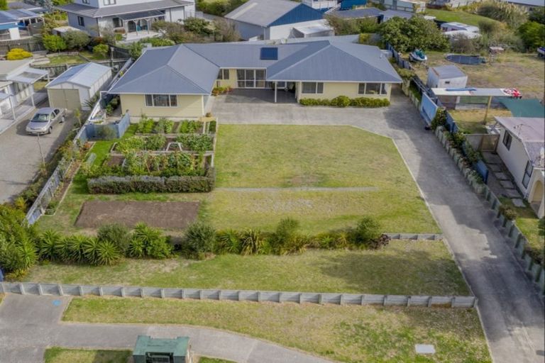 Photo of property in 72a Seabury Avenue, Foxton Beach, Foxton, 4815