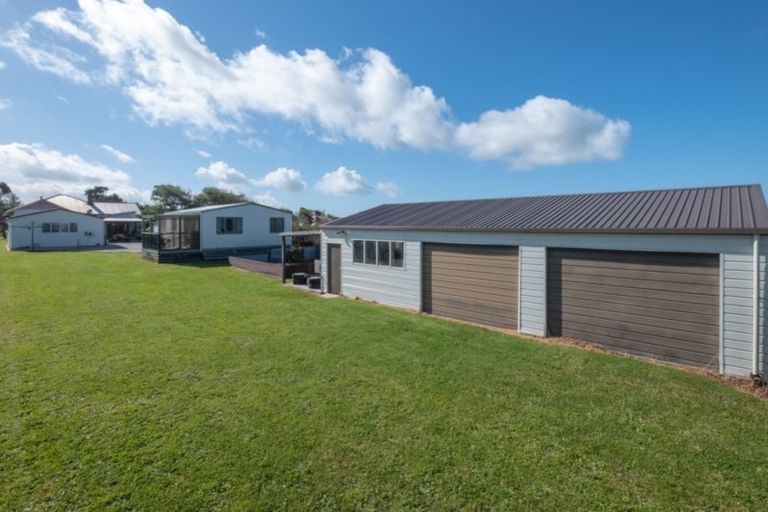 Photo of property in 1 Tauhuri Street, Manaia, 4678