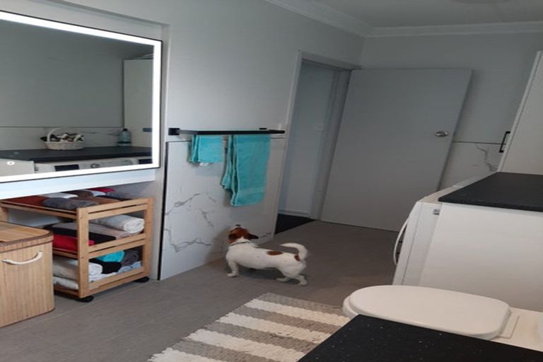 Photo of property in 51 Mazengarb Road, Paraparaumu Beach, Paraparaumu, 5032