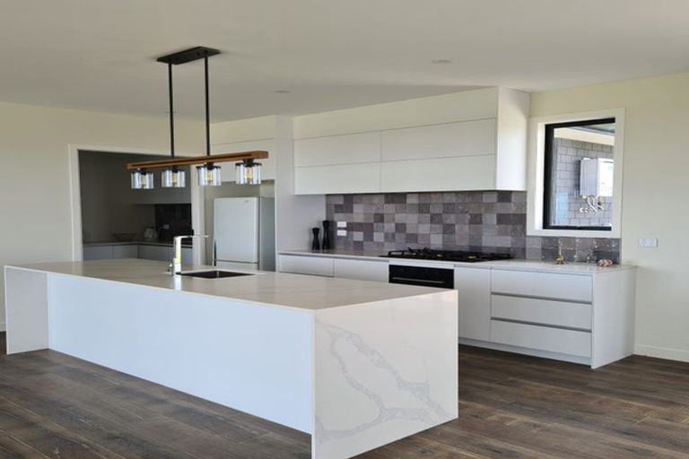 Photo of property in 15 Lawrence Carter Drive, Bombay, 2675