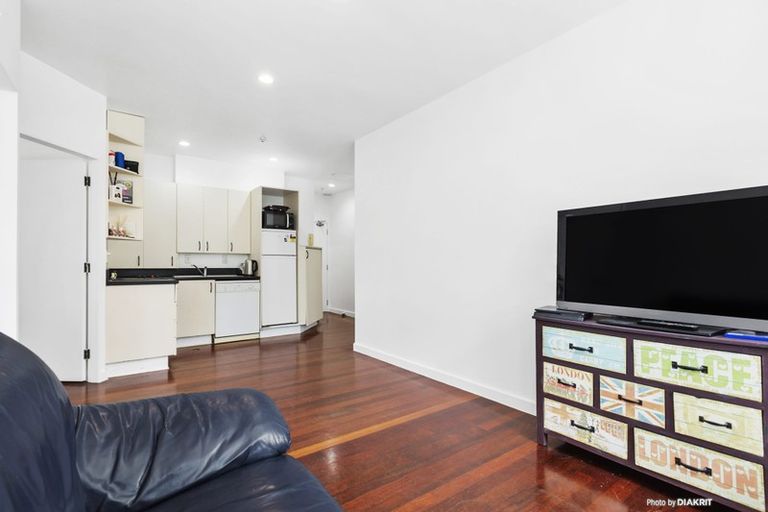 Photo of property in Terrace Tower Apartments, 1b/126 The Terrace, Wellington Central, Wellington, 6011