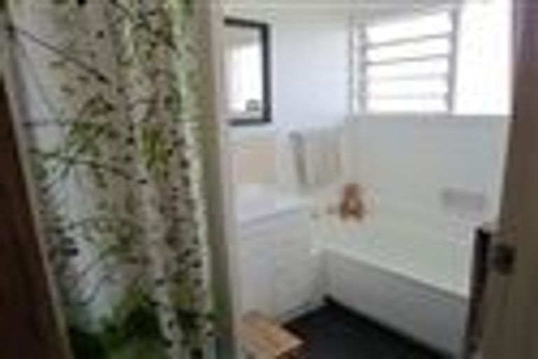 Photo of property in 1a Coronation Street, Belmont, Auckland, 0622