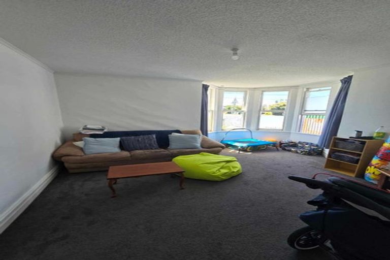 Photo of property in 8 Central Terrace, Alicetown, Lower Hutt, 5010