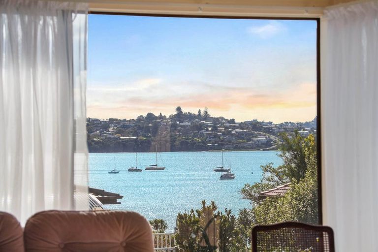 Photo of property in 5 Essington Place, Half Moon Bay, Auckland, 2012