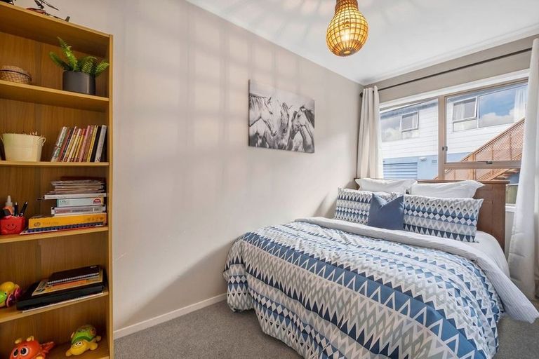 Photo of property in 2/49 Simon Ellice Drive, Bayview, Auckland, 0629