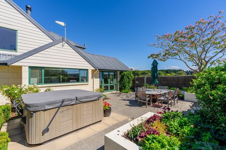 Photo of property in 132 Round Hill Road, Loburn, 7472