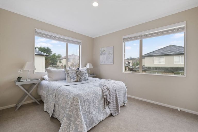 Photo of property in 17 Carousel Crescent, East Tamaki Heights, Auckland, 2016