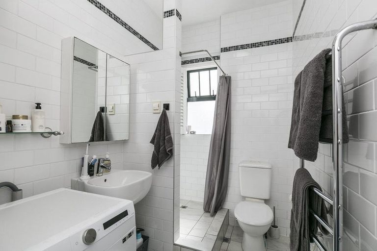 Photo of property in 3/24 Elizabeth Street, Mount Victoria, Wellington, 6011