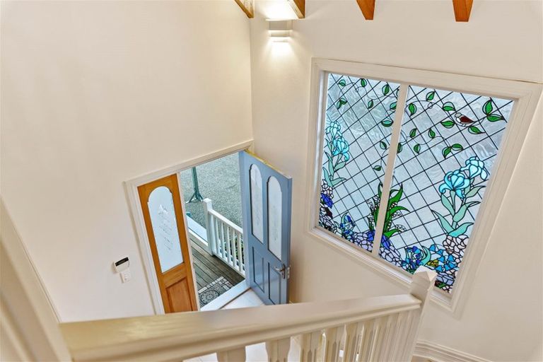 Photo of property in 4 Kitewaho Road, Swanson, Auckland, 0816