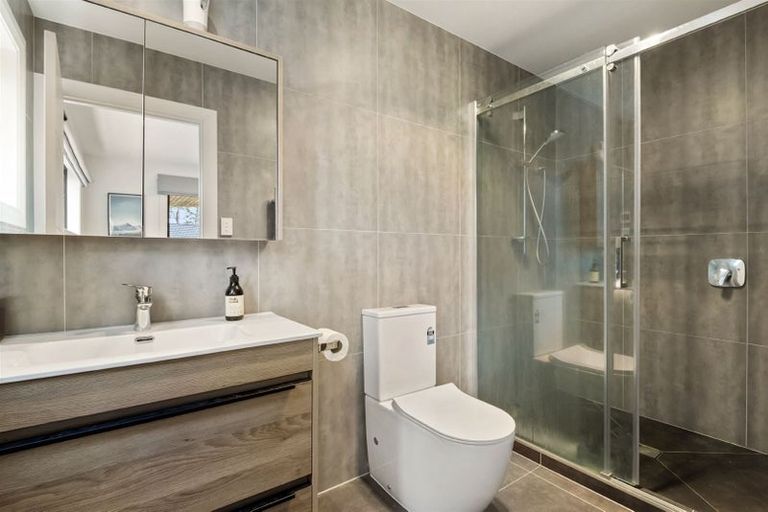 Photo of property in 10a Aberdeen Road, Campbells Bay, Auckland, 0620