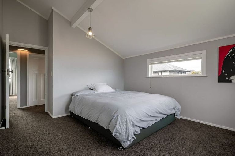 Photo of property in 24 Elmira Avenue, Hokowhitu, Palmerston North, 4410