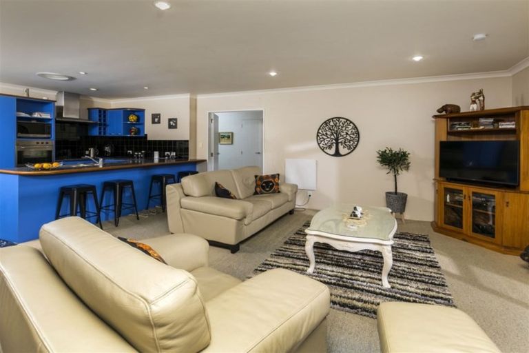 Photo of property in 7 San Vito Place, Henderson, Auckland, 0612