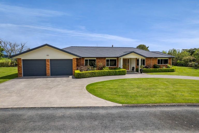 Photo of property in 550 Mountain Road, Lepperton, New Plymouth, 4373