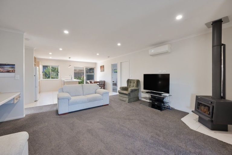 Photo of property in 66 Orotu Drive, Poraiti, Napier, 4112