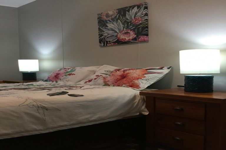 Photo of property in 129 Bridge Street, Eltham, 4322