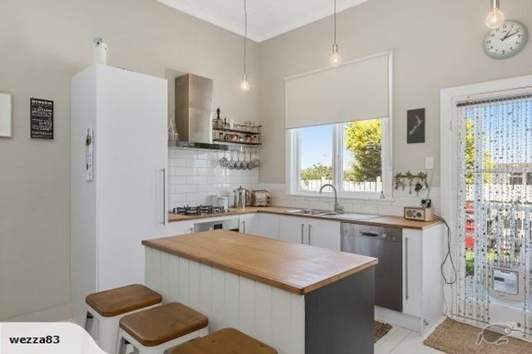 Photo of property in 84 Tomahawk Road, Andersons Bay, Dunedin, 9013