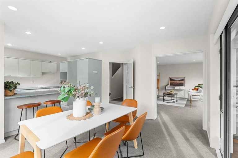 Photo of property in 32 Berkshire Drive, Avonhead, Christchurch, 8042