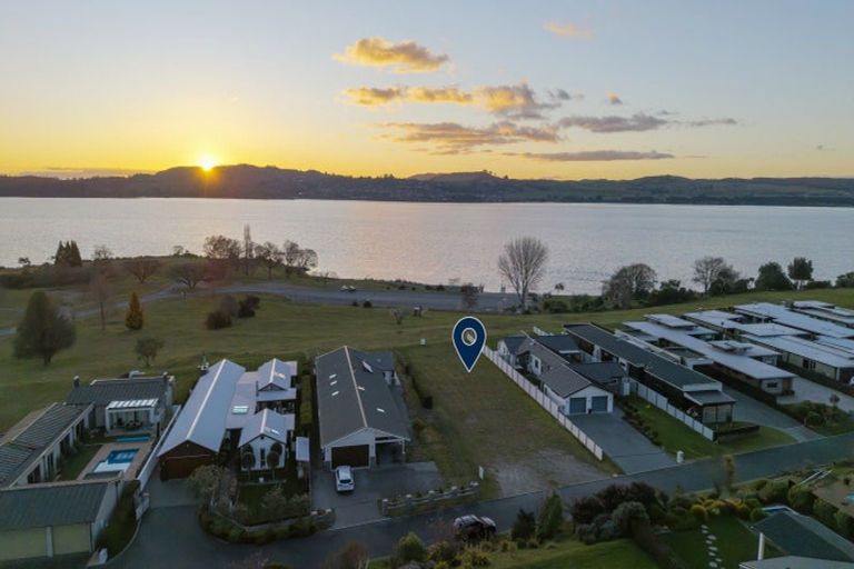 Photo of property in 30 Kuiwai Drive, Rainbow Point, Taupo, 3330