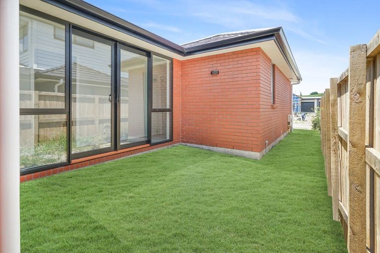 Photo of property in 1/3 Tiro Place