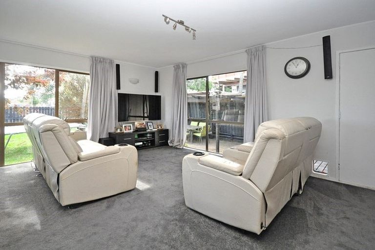 Photo of property in 4 Wesleydale Place, Papakura, 2110