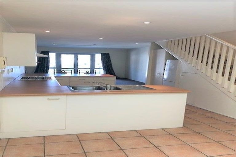 Photo of property in Grosvenor Cl, 21/6 Brown Street, Mount Cook, Wellington, 6021