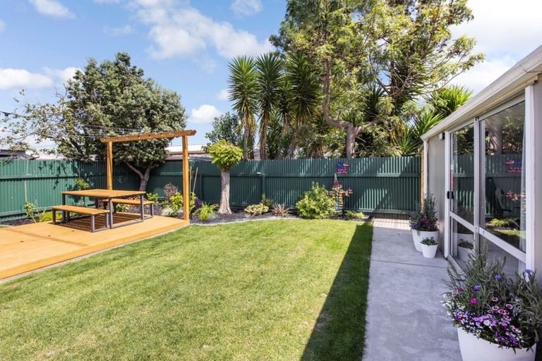 Photo of property in 6 Wynyard Crescent, Tamatea, Napier, 4112
