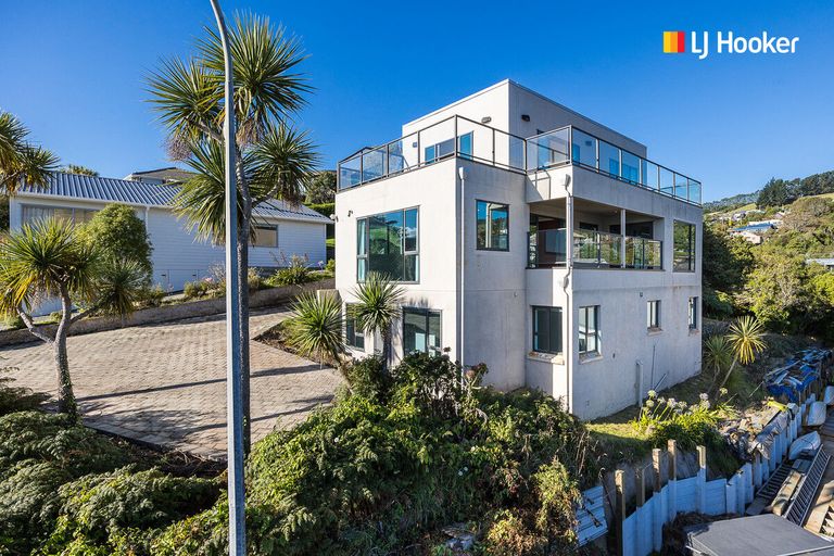 Photo of property in 4 Bewley Avenue, Macandrew Bay, Dunedin, 9014