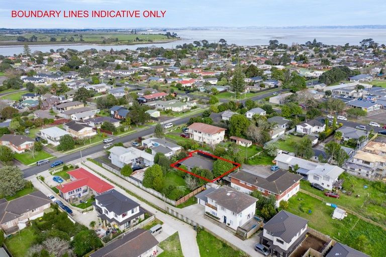 Photo of property in 2/26 Estuary Road, Weymouth, Auckland, 2103
